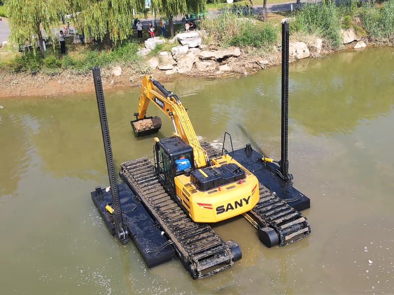 Customized Amphibious Excavator for Wetland Swamp River Dredging Applications Customized Amphibious Excavator for Wetland Swamp River Dredging Applications